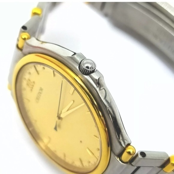 Seiko Credor 22k Bezel Watch - Picture 9 of 11